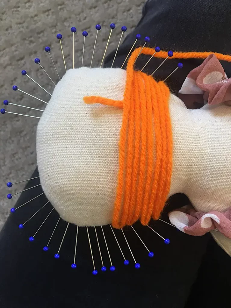 Wrapping yarn for doll hair