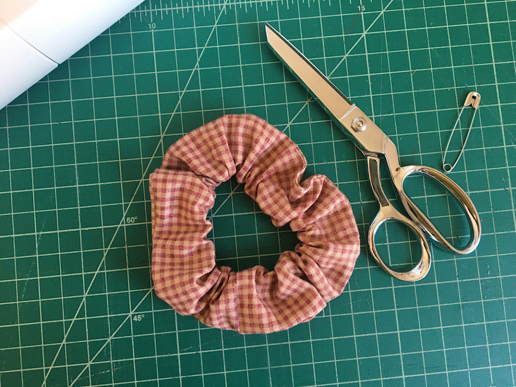 completed scrunchie