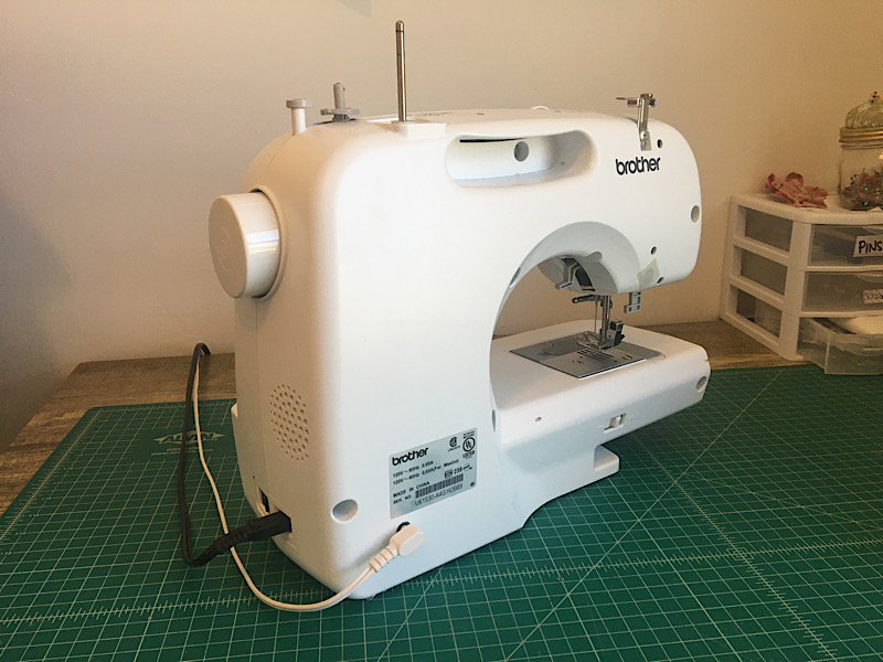 Back of sewing machine brother 6000i