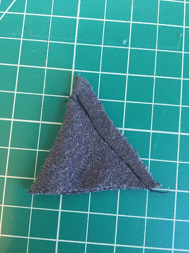 sewing a triangle dinosaur spike
