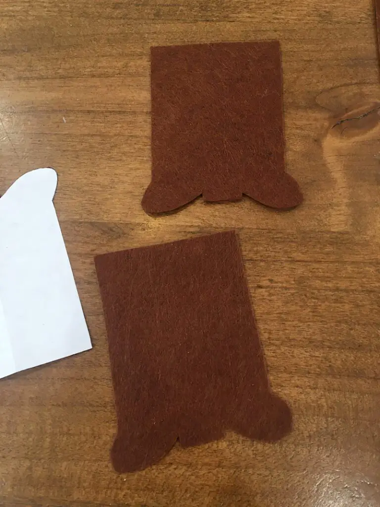 cut out the doll boot pattern from felt