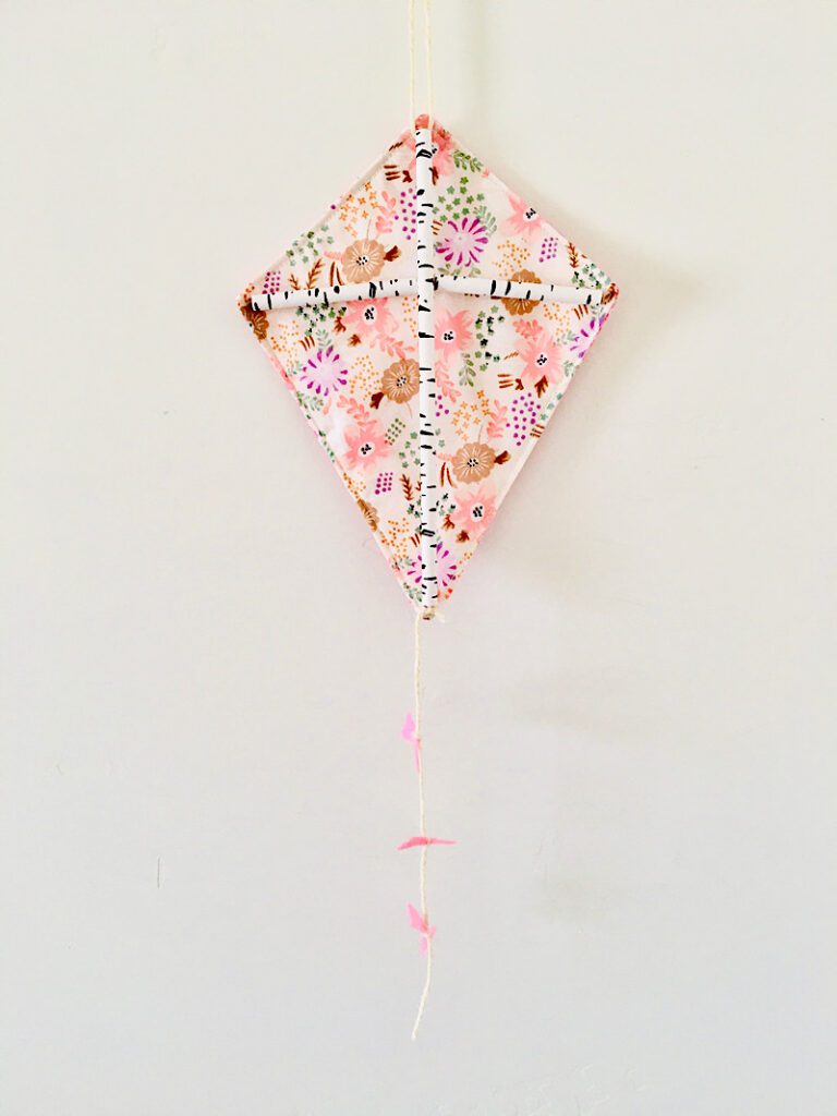 kite decoration with paper straws