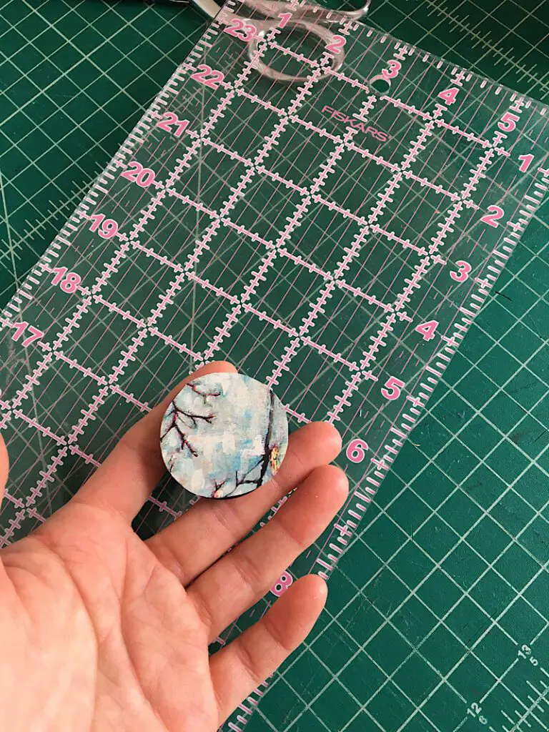 pop socket on acrylic ruler sewing hacks
