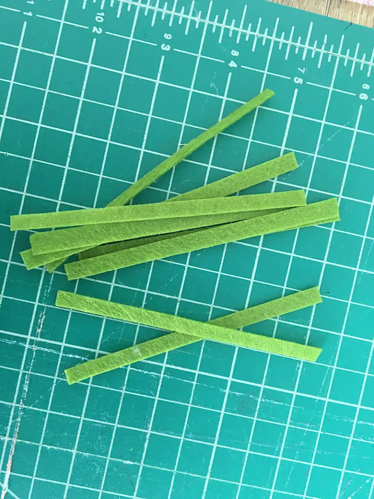 strips of felt for carrot leaves