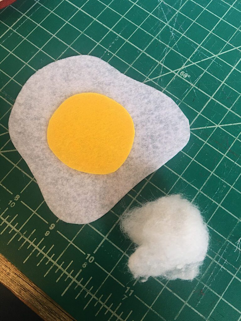 making an egg with felt