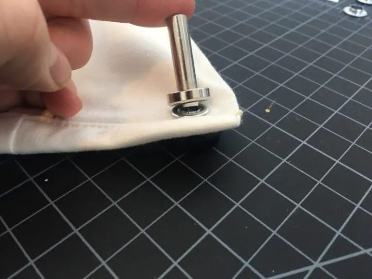 eyelet tool for shower curtain