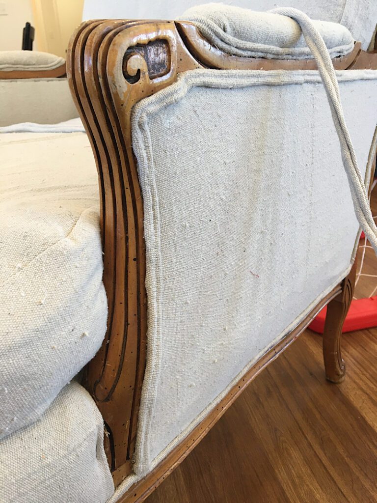 double welt piping on chair