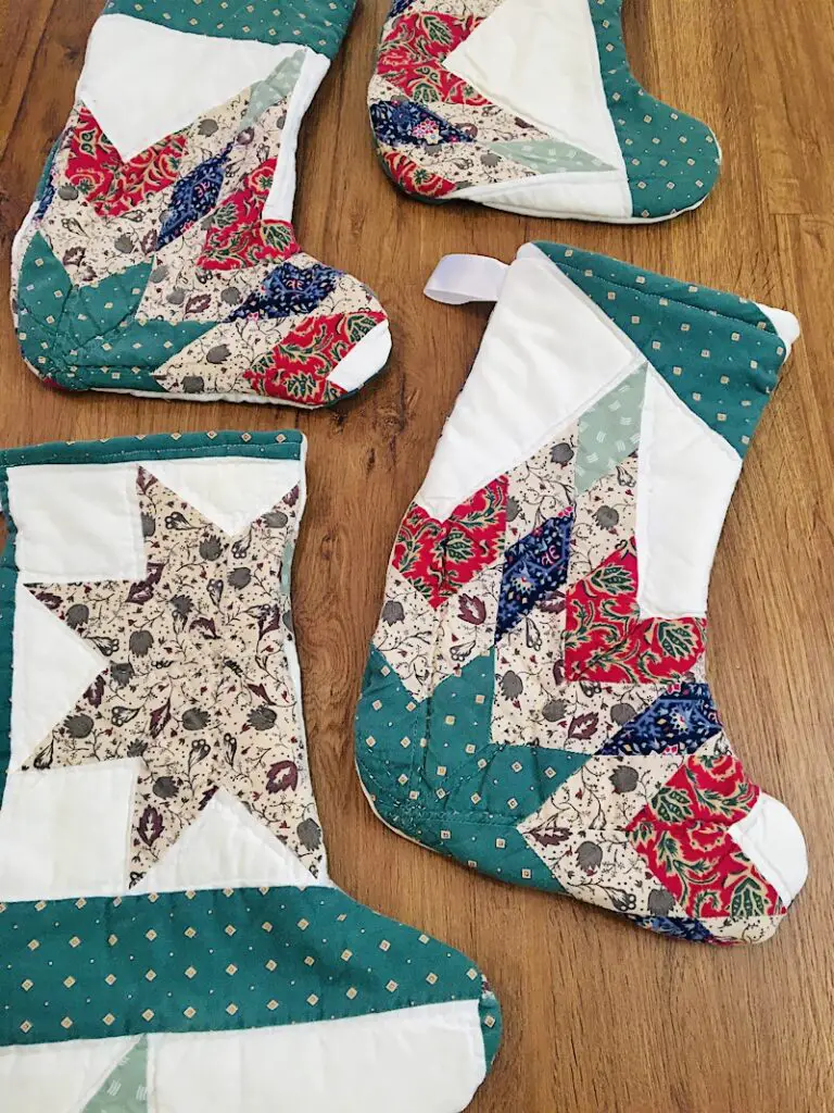 how to make stockings from a quilt