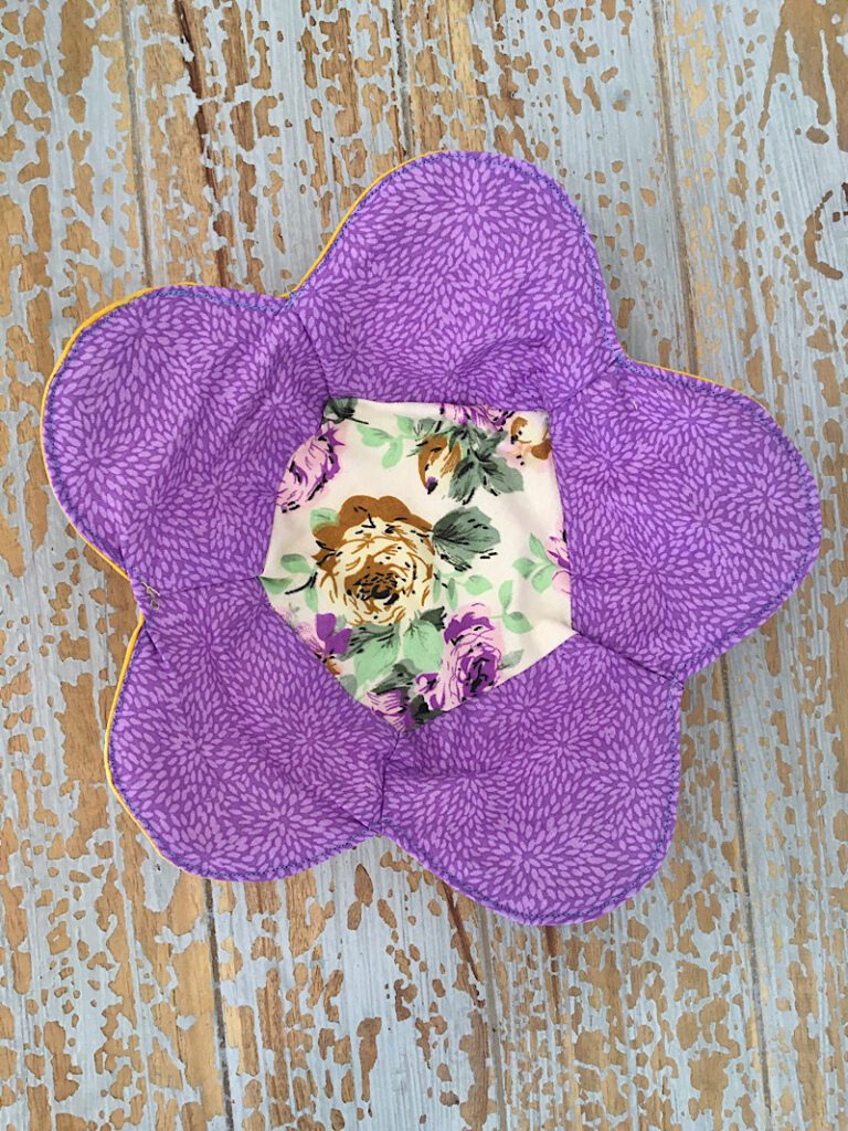 daisy bowl cozy purple back