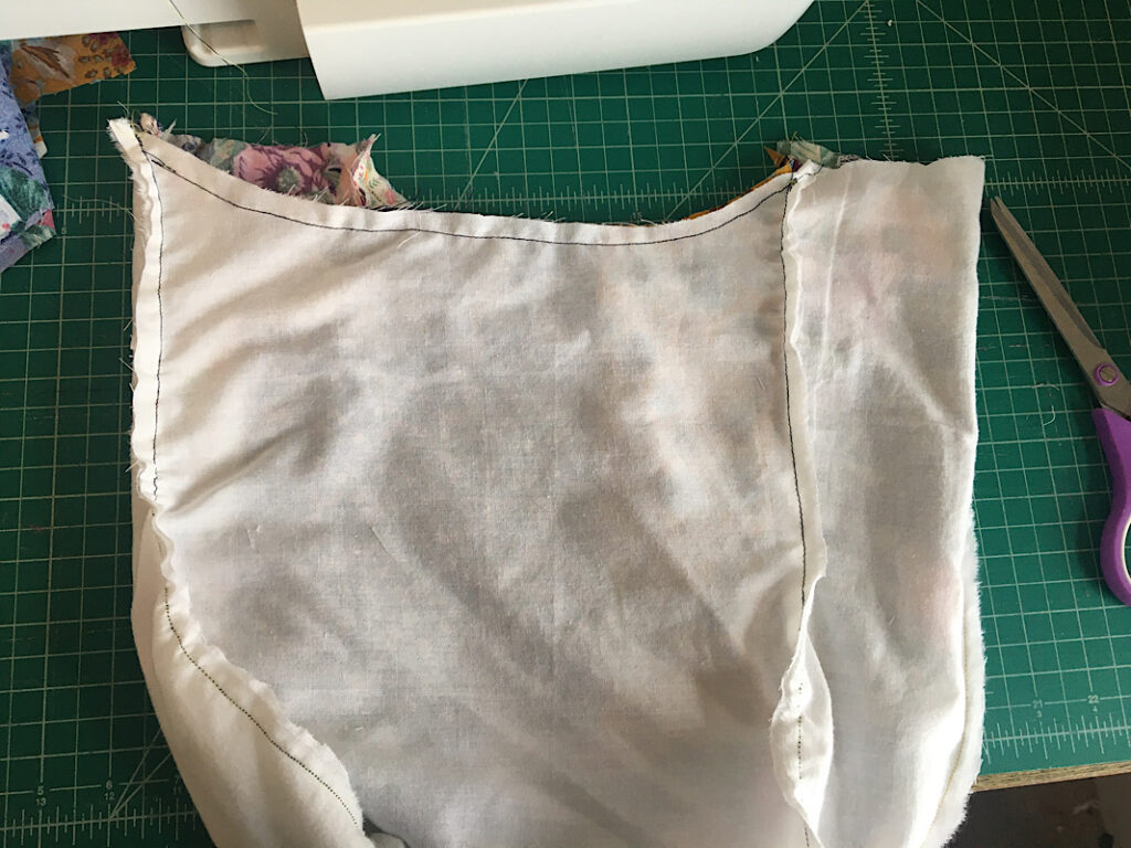 sew the lining to the bag