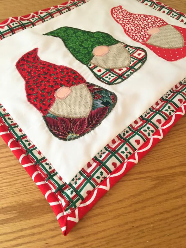 christmas mug rug with gnome applique